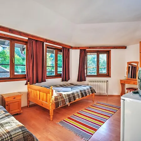 калина Хотел 2*